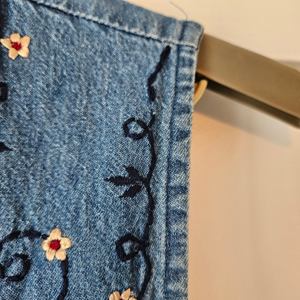 Vtg Bobbie Brooks Embroidered Floral Denim Vest Large Blue Cottage Garden Button - Picture 4 of 8